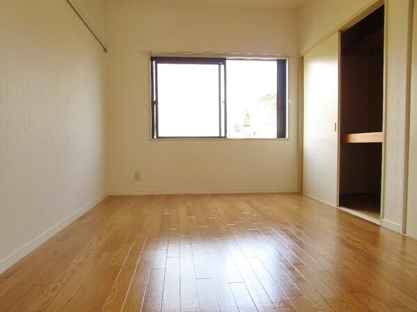 ヴィラ・エクレールAの物件内観写真